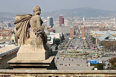 Der wunderbare Blick auf Barcelona vom Palau Nacional de Montjuic
