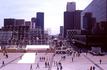 Europe’s largest business district La Défense lies in the west of Paris