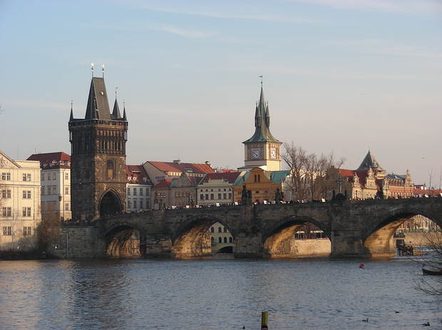 Karlsbrcke mit Brckenturm in Prag