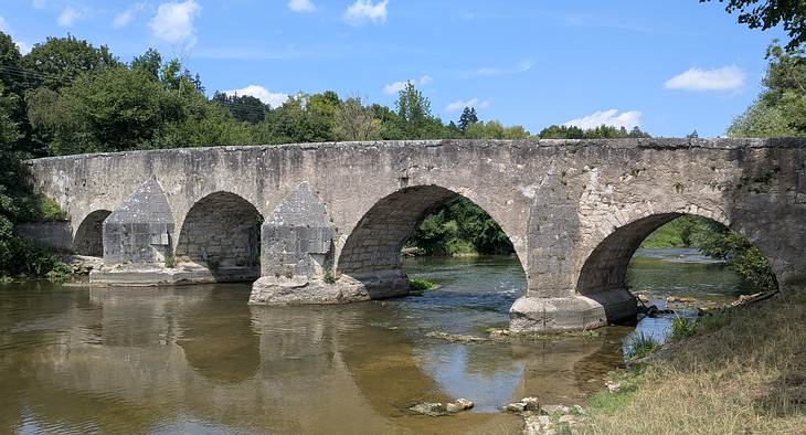 Mittelalterliche Br�cke, erstmals 1432 urkundlich erw�hnt.