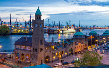 Hamburg, Landungsbr&uuml;cken / Urlaubsbild 40968581