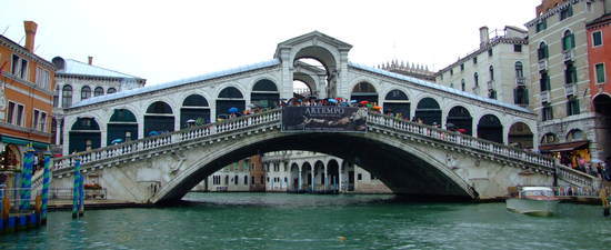 Rialto Bridge by rain