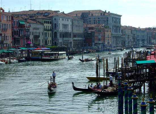 water buses that are constantly on the go on the Grand Canal