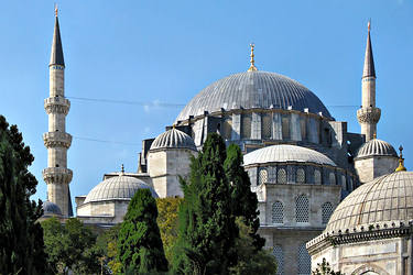 Die Sultan-Ahmed-Moschee (Sultanahmet Camii, Sultan-Ahmet Camii, Sultan Ahmet Camii, auch als Blaue Moschee bekannt)