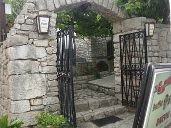 in Osor gibt es sehr gemütliche, urige Restaurants in Osor gibt es sehr gemütliche, urige Restaurants