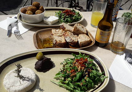 In Oppedette gibt es eine kleine St&auml;rkung.