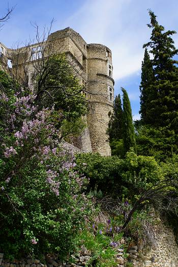Brunnen am Tor in Montbrun les Bain