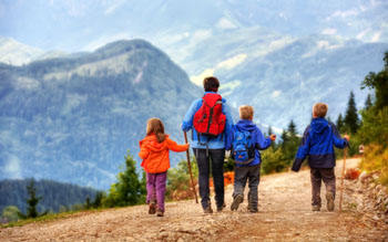 Familienwanderungen  / Bild 24830144