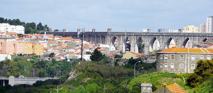 Am westlichsten Ende des Cemitério dos Prazeres kann man das Aqueduto das Águas Livres sehen.