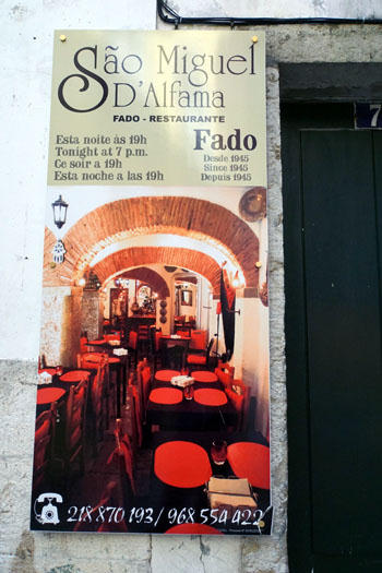 Lissabon am Abend bzw. Nachts. Weinstuben, Fado Restaurants