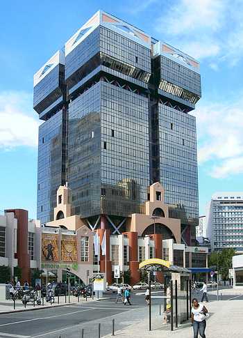 Das Shopping Center Amoreiras (Centro Comercial das Amoreiras) nordwestlich des Stadtzentrums von Lissabon.