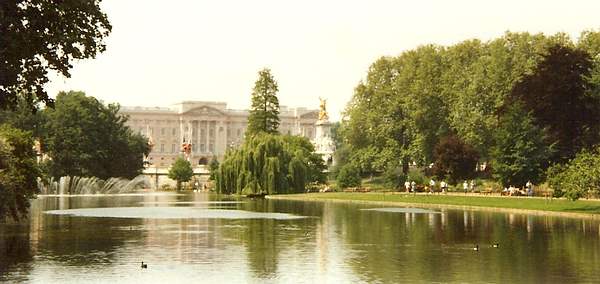 St. James Park mit Buckingham Palast