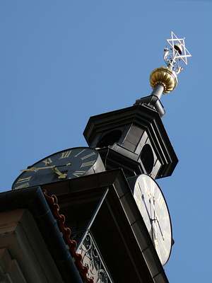 Turm von der Altneu-Synagoge im jüdischen Viertel von Prag