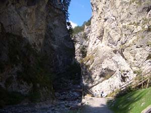 Einstieg zur Rosengartenschlucht in Imst Tirol