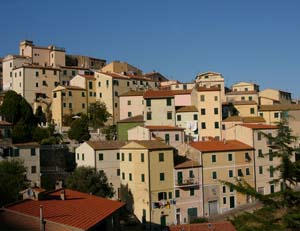 Ein beschauliches Bergdorf auf der Insel Elba