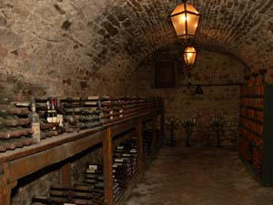 Ein Weinkeller von einem Weingut im Chianti
