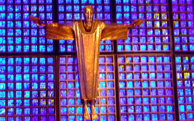 Glasfenster in der Ged�chniskirche