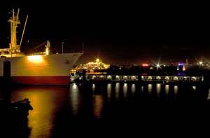 Landungsbr�cken Hamburg bei Nacht