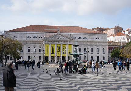 Diverse große und kleine Theater in Lissabon