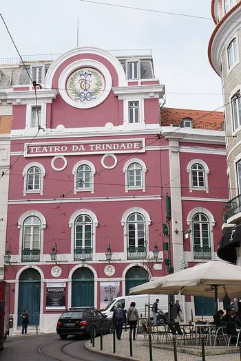 Diverse große und kleine Theater in Lissabon