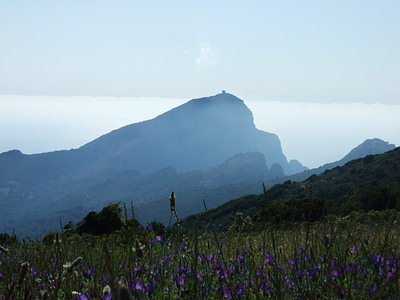 Capo Russo mit Turm auf einer 300 Meter hohen Felsklippe